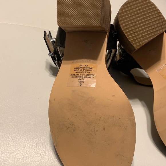 Express heeled black leather sandals. Size 6. - Picture 8 of 8